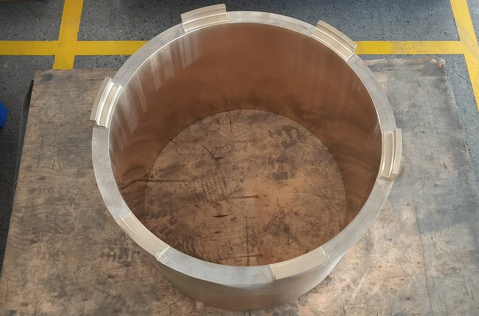 6】metso-GP11-cone-crusher-frame-bearing-bushing