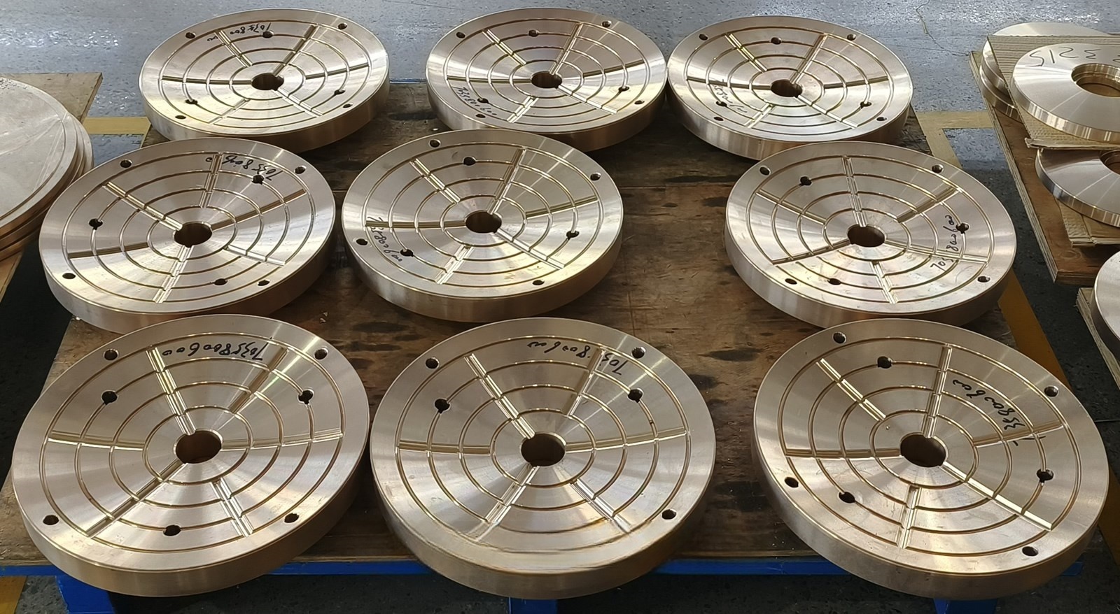 1】Metso-HP300-cone-crusher-7035800600-SOCKET-LINER