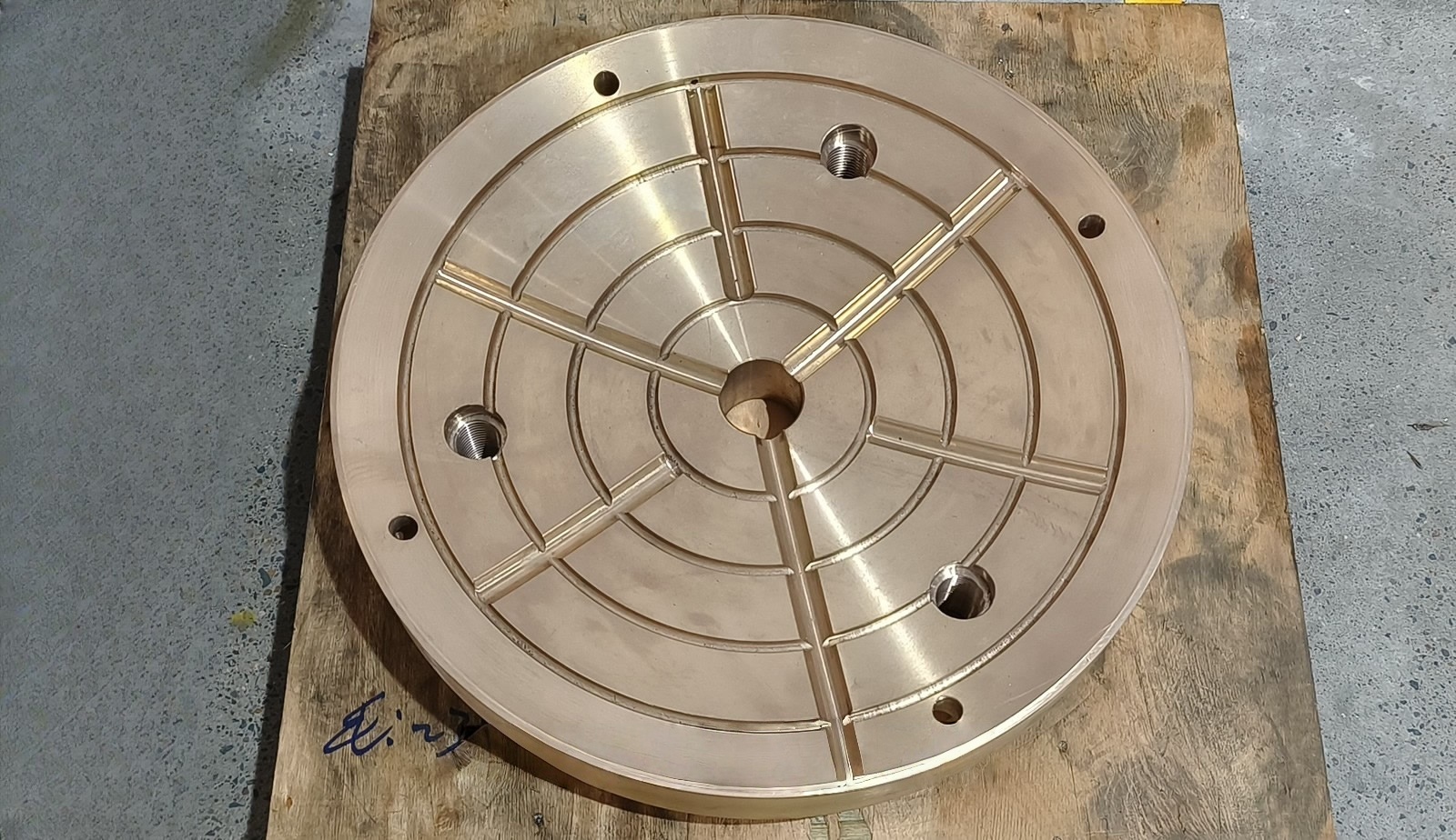 b12d5d5f38bb020855bfc06deafb345d.jpg 2】metso-HP500-cone-crusher-1048723201-SOCKET-LINER