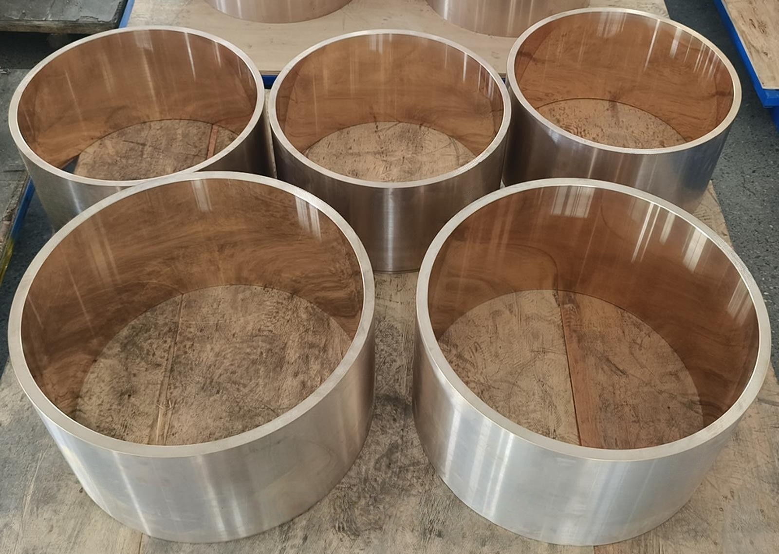 1】omnicone-cone-crusher-head-bushing