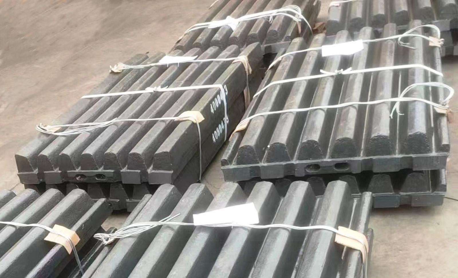 1】Sandvik-CJ-jaw-crusher-jaw-plate