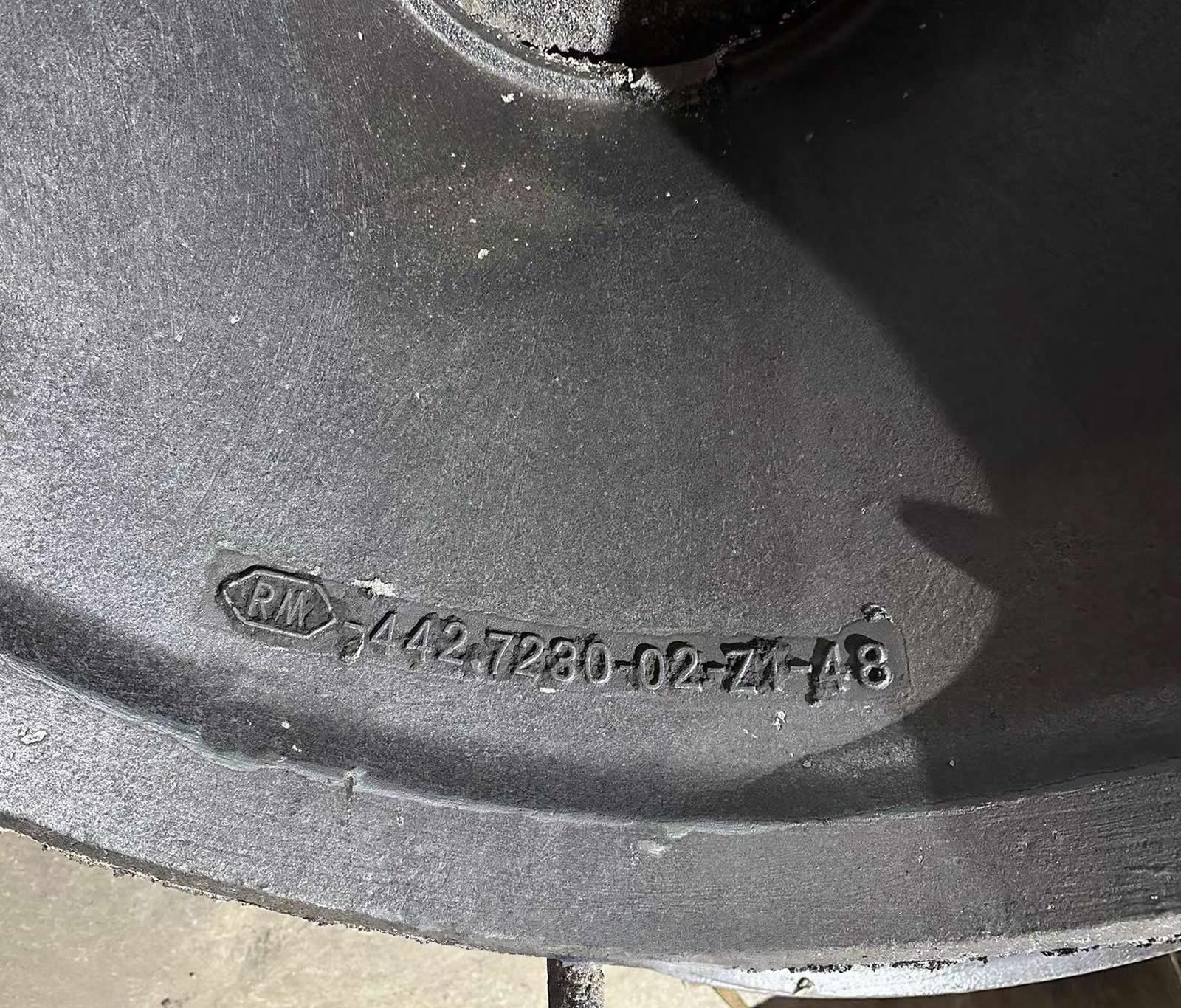 Wood-Mold-Sand-Casting-manufacture-crusher-high-manganese-steel-parts-mantle-concave-bowl-liner